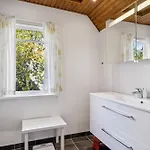 Authentic Thatched With Enclosed Garden Near