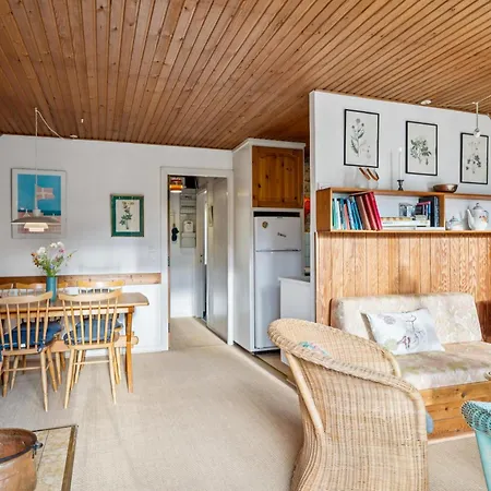 펜션 Authentic Thatched With Enclosed Garden Near 에벨토프트